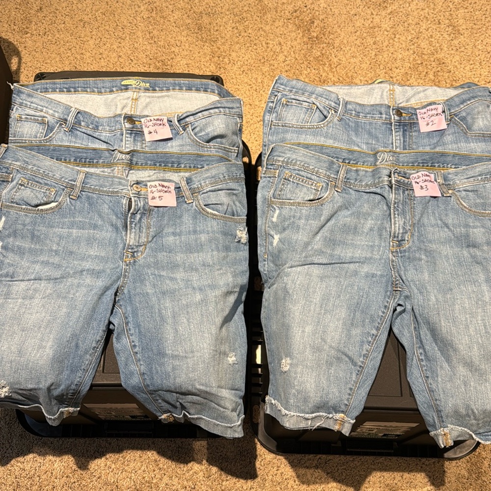 Lot of 4 pairs Old Navy Bermuda shorts (Size 16, Diva fit) 2 distressed, 2 plain